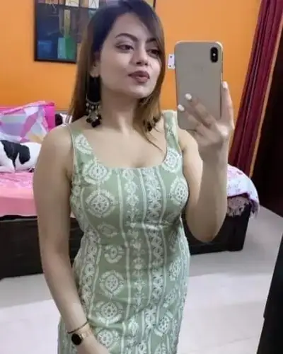 Call Girl in Andrott